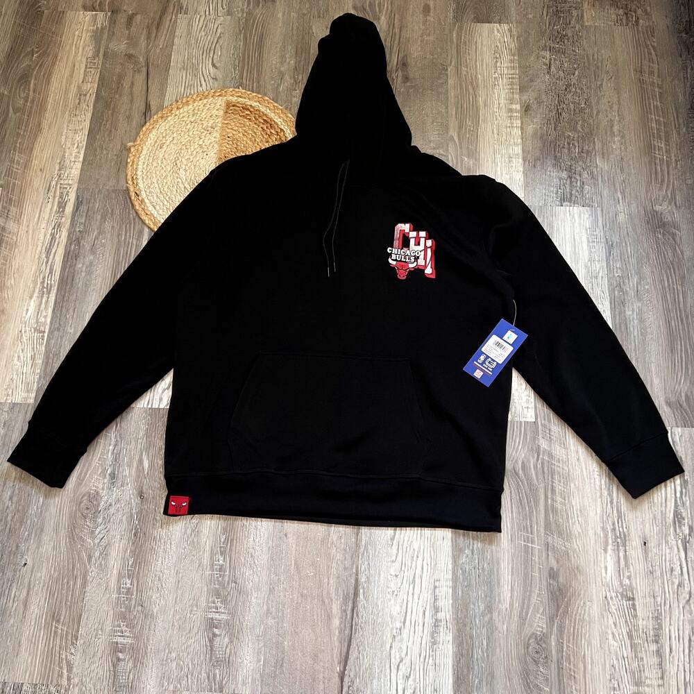 NBA Ultra Gear Chicago Bulls Hoodie NWT